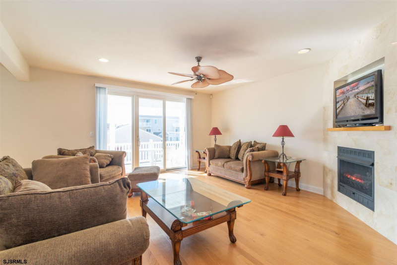 204 Roosevelt, Brigantine, New Jersey 08203, 5 Bedrooms Bedrooms, 9 Rooms Rooms,3 BathroomsBathrooms,Condominium,For Sale,Roosevelt,511969