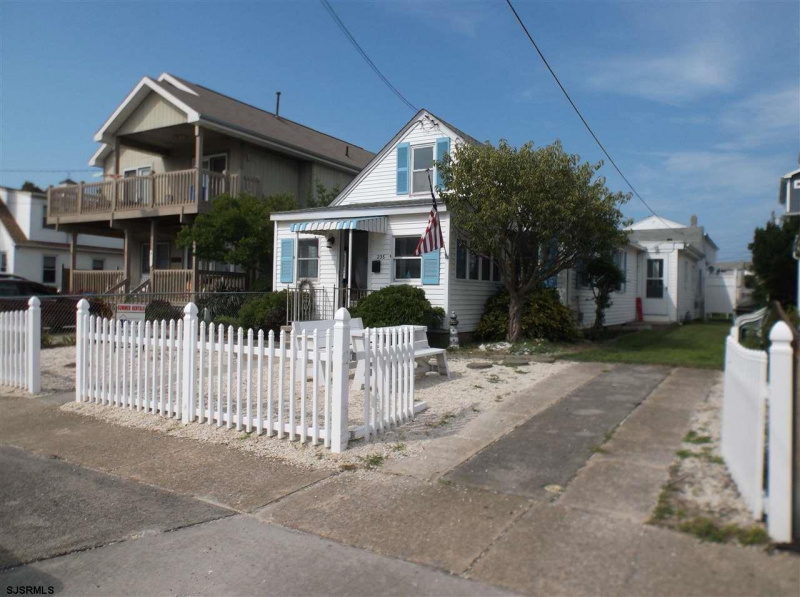 235 4 ST, New Jersey 08203, 4 Bedrooms Bedrooms, 8 Rooms Rooms,2 BathroomsBathrooms,Rental non-commercial,For Sale,4 ST,489141