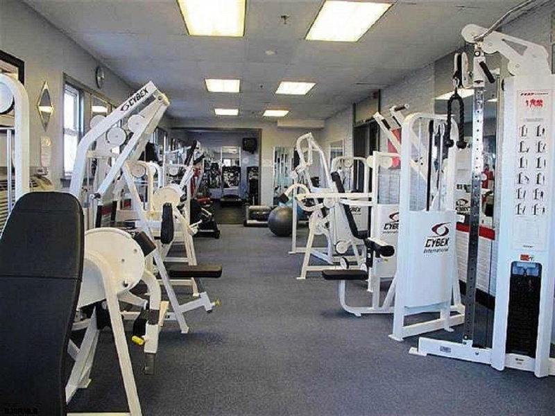 2721 BOARDWALK, New Jersey 08401, 1 Bedroom Bedrooms, 4 Rooms Rooms,1 BathroomBathrooms,Rental non-commercial,For Sale,BOARDWALK,531508