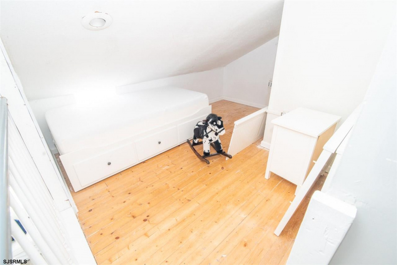 212 Vernon Place B, New Jersey 08203, 3 Bedrooms Bedrooms, 7 Rooms Rooms,2 BathroomsBathrooms,Rental non-commercial,For Sale,Vernon Place B,536294
