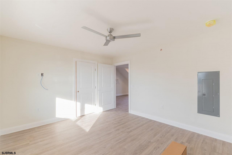 719 10th Street, Ocean City, New Jersey 08226, 3 Bedrooms Bedrooms, 4 Rooms Rooms,3 BathroomsBathrooms,Condominium,For Sale,10th Street,536635