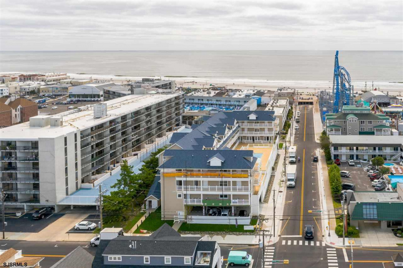 719 10th Street, Ocean City, New Jersey 08226, 3 Bedrooms Bedrooms, 4 Rooms Rooms,3 BathroomsBathrooms,Condominium,For Sale,10th Street,536635