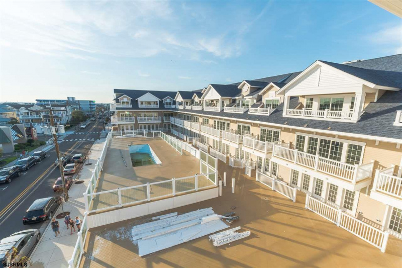 719 10th Street, Ocean City, New Jersey 08226, 3 Bedrooms Bedrooms, 4 Rooms Rooms,3 BathroomsBathrooms,Condominium,For Sale,10th Street,536635