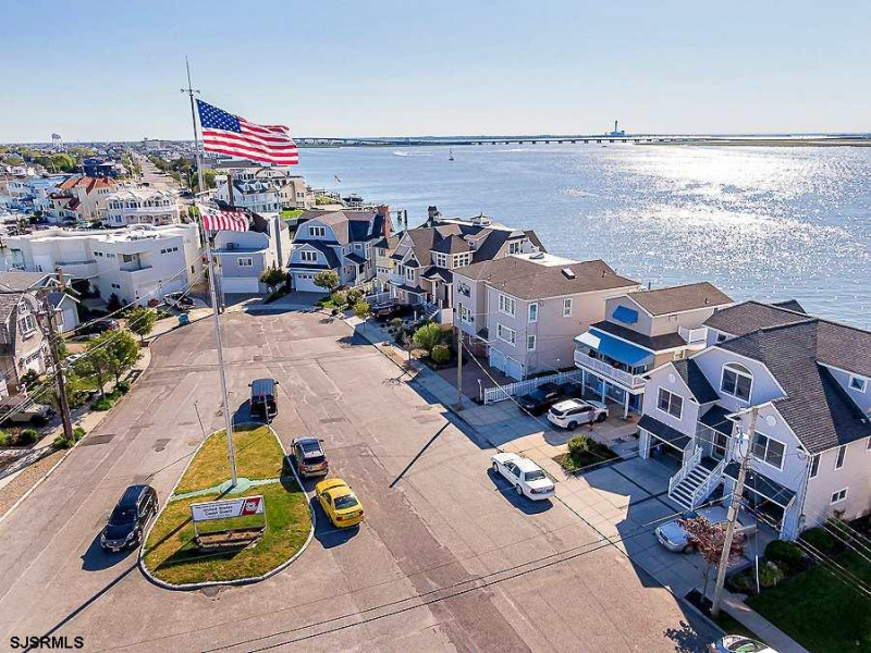 210 Bay Rd, Ocean City, New Jersey 08226, 5 Bedrooms Bedrooms, 15 Rooms Rooms,3 BathroomsBathrooms,Residential,For Sale,Bay Rd,537813