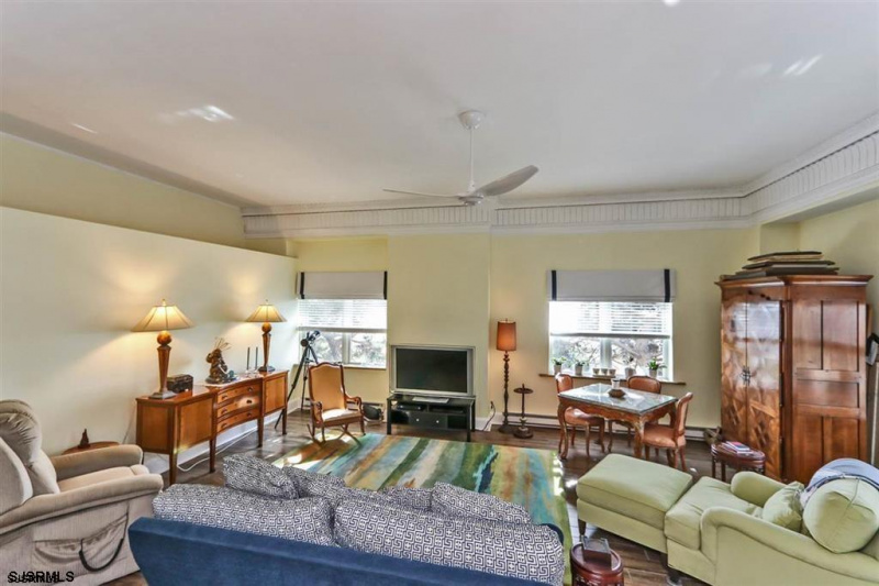 112 Oxford, Ventnor, New Jersey 08406, 2 Bedrooms Bedrooms, 8 Rooms Rooms,2 BathroomsBathrooms,Condominium,For Sale,Oxford,538694
