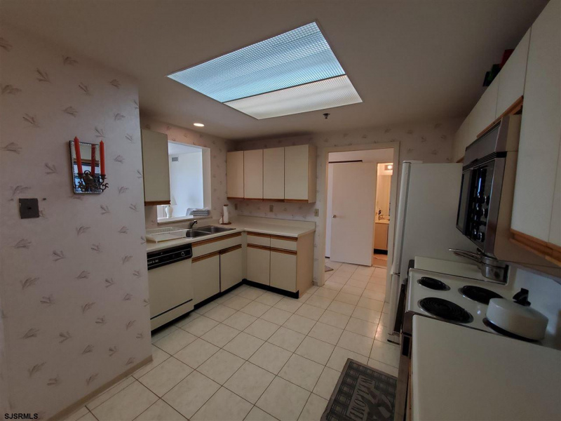 3101 Boardwalk, Atlantic City, New Jersey 08401, 1 Bedroom Bedrooms, 5 Rooms Rooms,1 BathroomBathrooms,Condominium,For Sale,Boardwalk,538930