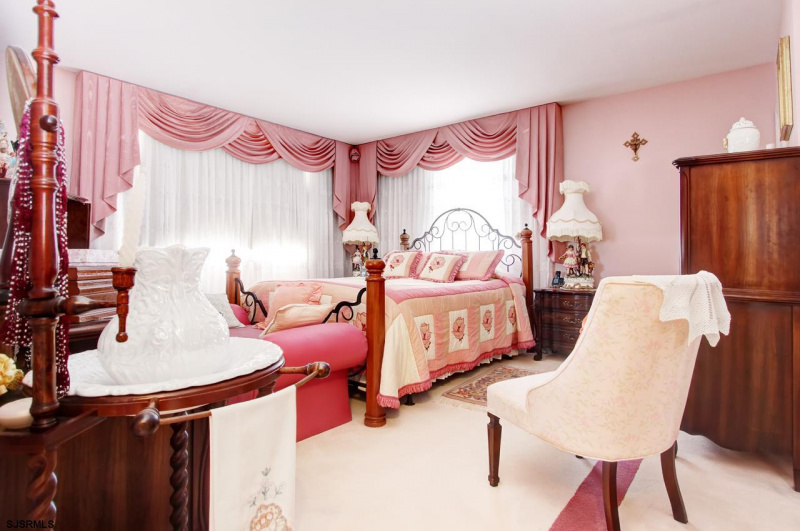 310 Lafayette, Ventnor, New Jersey 08406, 4 Bedrooms Bedrooms, 9 Rooms Rooms,2 BathroomsBathrooms,Residential,For Sale,Lafayette,538952