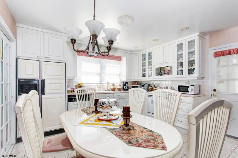 310 Lafayette, Ventnor, New Jersey 08406, 4 Bedrooms Bedrooms, 9 Rooms Rooms,2 BathroomsBathrooms,Residential,For Sale,Lafayette,538952
