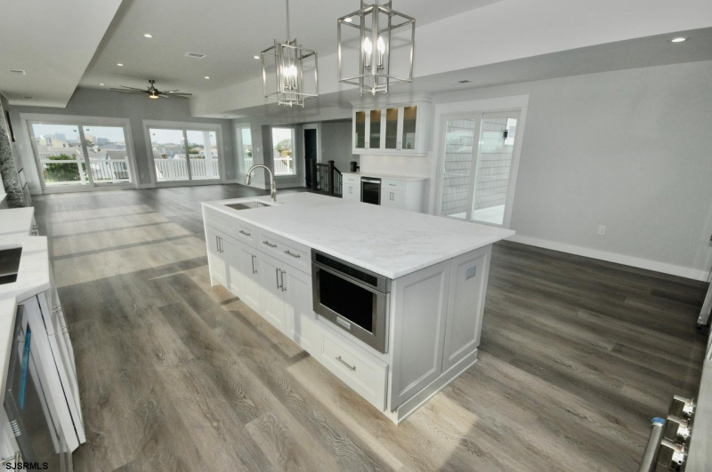 14 Seaside, Brigantine, New Jersey 08203, 6 Bedrooms Bedrooms, 9 Rooms Rooms,4 BathroomsBathrooms,Residential,For Sale,Seaside,539029