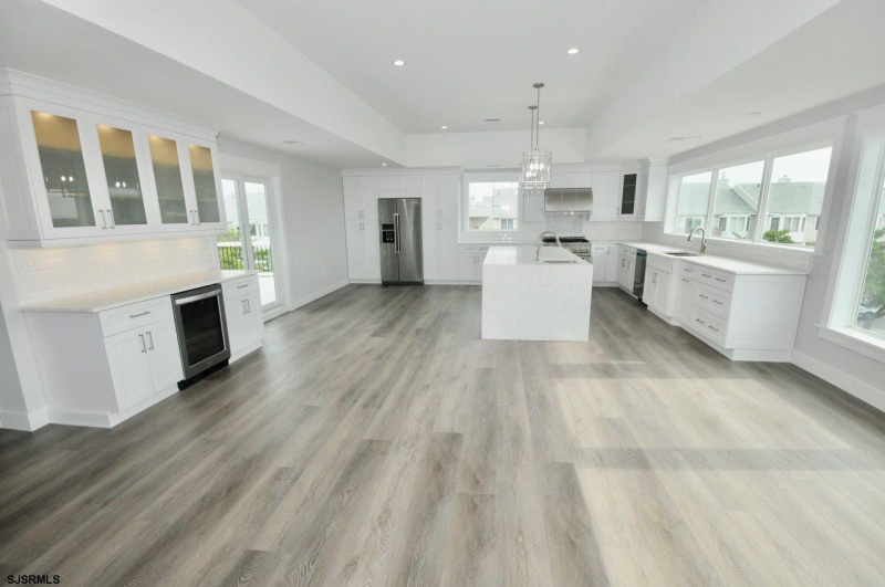 14 Seaside, Brigantine, New Jersey 08203, 6 Bedrooms Bedrooms, 9 Rooms Rooms,4 BathroomsBathrooms,Residential,For Sale,Seaside,539029