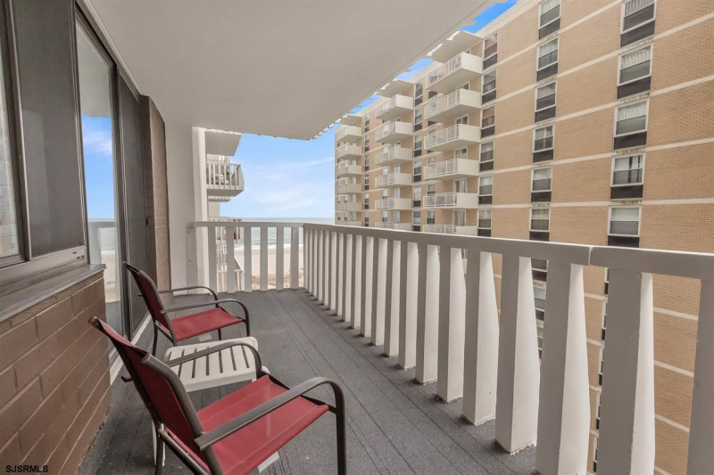 100 Berkley Sq, Atlantic City, New Jersey 08401, 2 Bedrooms Bedrooms, 7 Rooms Rooms,2 BathroomsBathrooms,Condominium,For Sale,Berkley Sq,539037