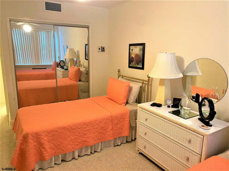 101 Raleigh #419, Atlantic City, New Jersey 08401, 2 Bedrooms Bedrooms, 5 Rooms Rooms,1 BathroomBathrooms,Condominium,For Sale,Raleigh #419,539197