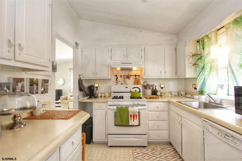 7 Point, Somers Point, New Jersey 08244, 3 Bedrooms Bedrooms, 6 Rooms Rooms,1 BathroomBathrooms,Residential,For Sale,Point,539209