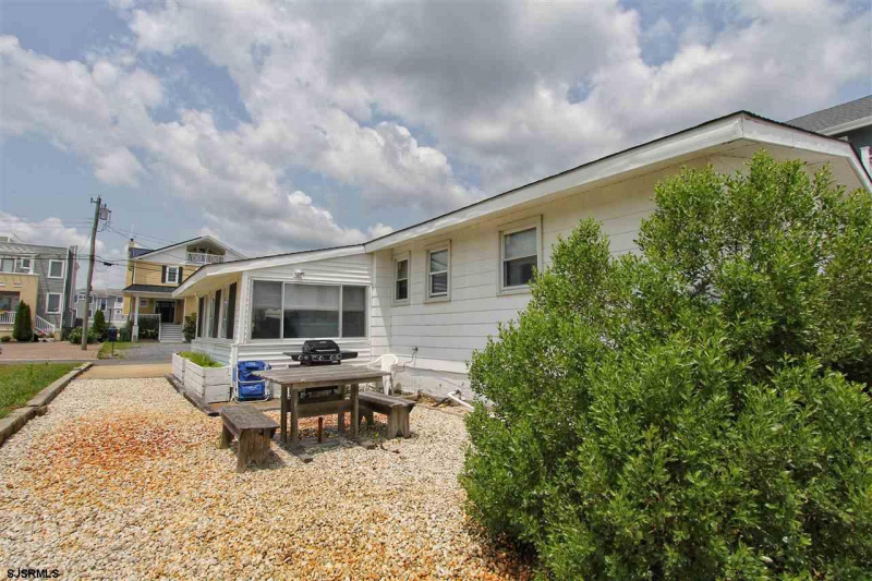 7 Point, Somers Point, New Jersey 08244, 3 Bedrooms Bedrooms, 6 Rooms Rooms,1 BathroomBathrooms,Residential,For Sale,Point,539209