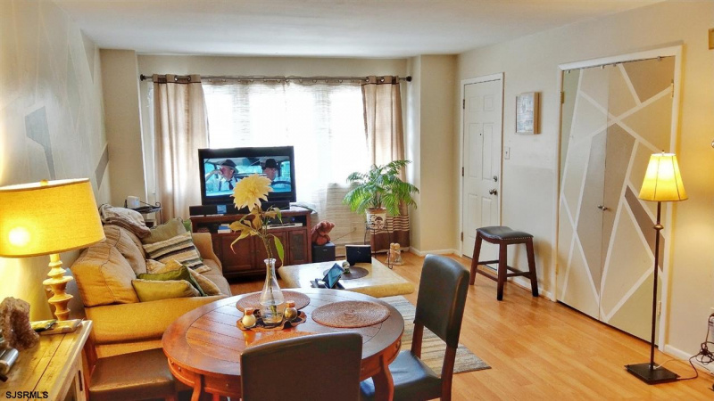 709 Oxford, Ventnor Heights, New Jersey 08406, 1 Bedroom Bedrooms, 4 Rooms Rooms,1 BathroomBathrooms,Condominium,For Sale,Oxford,539257