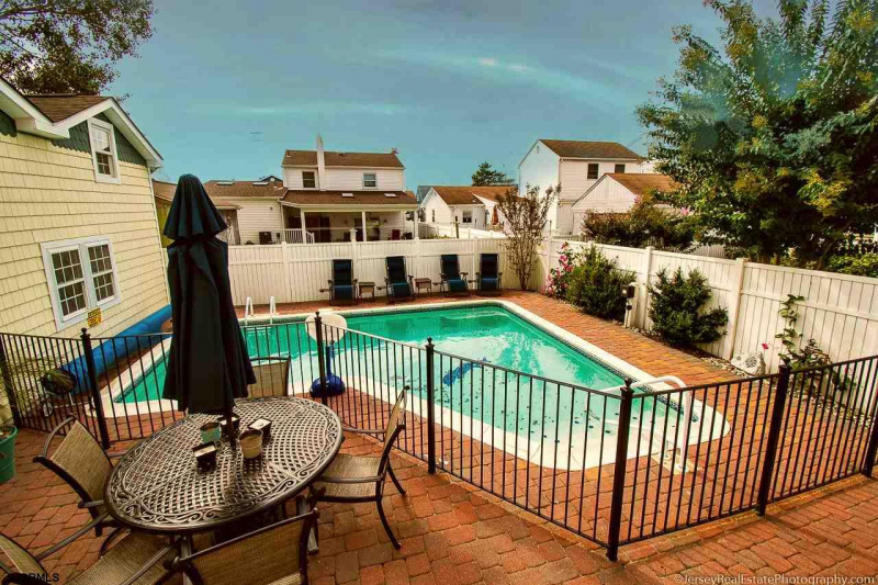 20 Heald Rd, Brigantine, New Jersey 08203, 7 Bedrooms Bedrooms, 12 Rooms Rooms,3 BathroomsBathrooms,Residential,For Sale,Heald Rd,539318