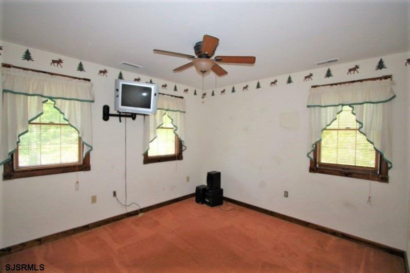 210 Linda, Galloway Township, New Jersey 08205, 4 Bedrooms Bedrooms, 10 Rooms Rooms,2 BathroomsBathrooms,Residential,For Sale,Linda,539333