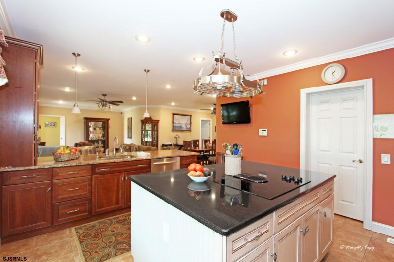 222 Cologne Ave, Egg Harbor City, New Jersey 08215, 4 Bedrooms Bedrooms, 10 Rooms Rooms,4 BathroomsBathrooms,Residential,For Sale,Cologne Ave,539352