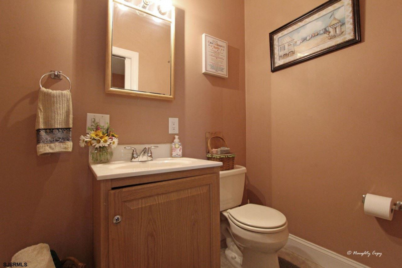222 Cologne Ave, Egg Harbor City, New Jersey 08215, 4 Bedrooms Bedrooms, 10 Rooms Rooms,4 BathroomsBathrooms,Residential,For Sale,Cologne Ave,539352