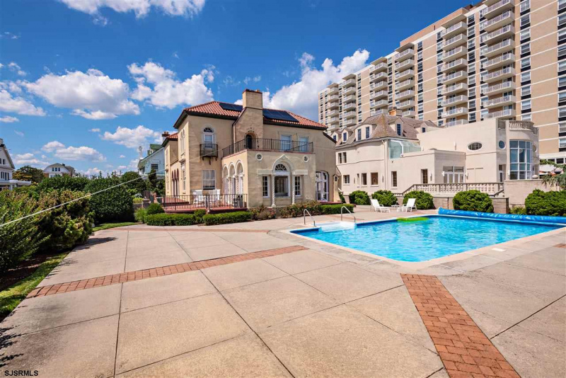 125 Montgomery, Atlantic City, New Jersey 08401, 4 Bedrooms Bedrooms, 13 Rooms Rooms,4 BathroomsBathrooms,Residential,For Sale,Montgomery,539433