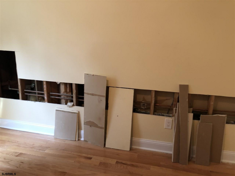 503 Lazy Lane, Absecon, New Jersey 08201, 4 Bedrooms Bedrooms, 11 Rooms Rooms,2 BathroomsBathrooms,Residential,For Sale,Lazy Lane,539448
