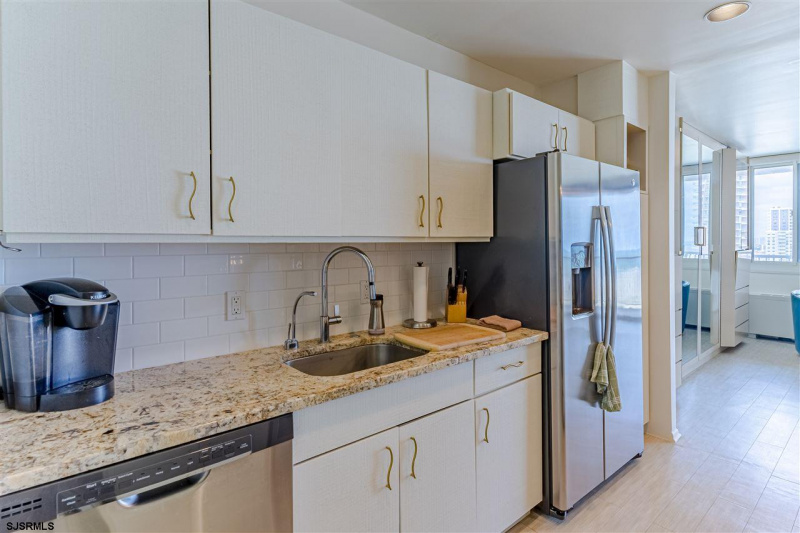 5000 Boardwalk Unit 913, Ventnor, New Jersey 08406, 1 Bedroom Bedrooms, 4 Rooms Rooms,2 BathroomsBathrooms,Condominium,For Sale,Boardwalk Unit 913,539447