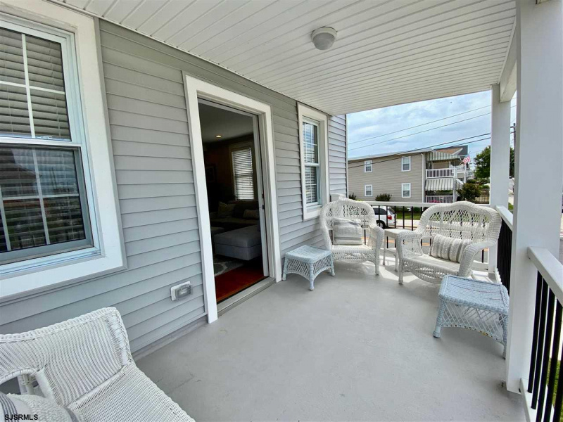1 10th, Ocean City, New Jersey 08226-0000, 5 Bedrooms Bedrooms, 11 Rooms Rooms,1 BathroomBathrooms,Residential,For Sale,10th,539509