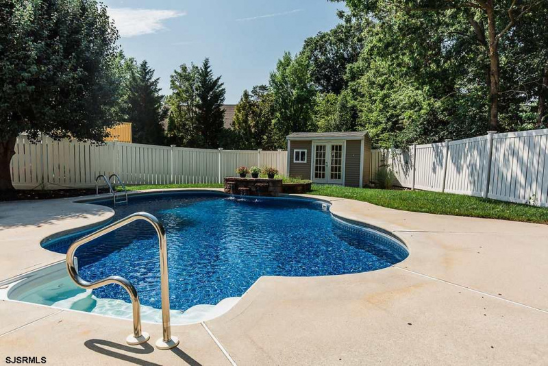 103 San Carlos Ct, Egg Harbor Township, New Jersey 08234, 4 Bedrooms Bedrooms, 9 Rooms Rooms,3 BathroomsBathrooms,Residential,For Sale,San Carlos Ct,539596