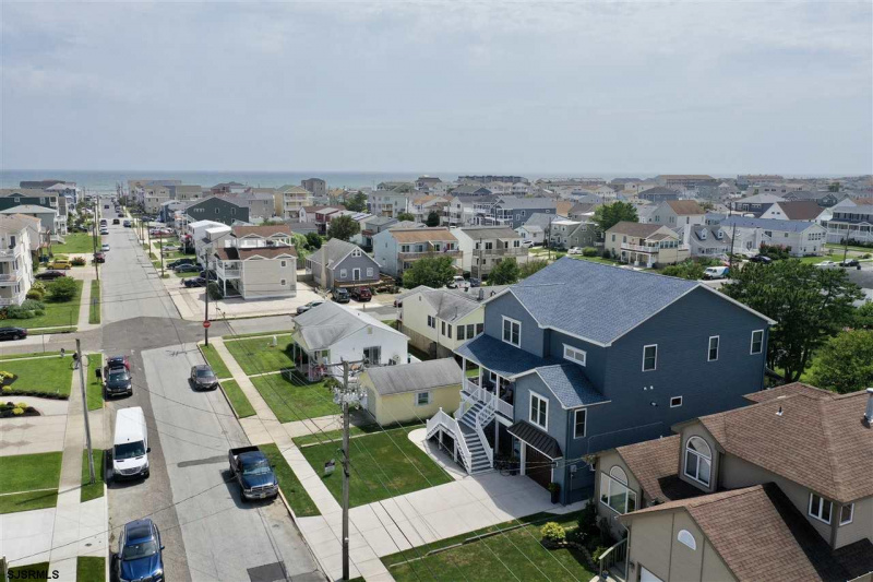 40 11th, Brigantine, New Jersey 08203, 5 Bedrooms Bedrooms, 10 Rooms Rooms,4 BathroomsBathrooms,Residential,For Sale,11th,539701