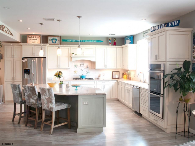 40 11th, Brigantine, New Jersey 08203, 5 Bedrooms Bedrooms, 10 Rooms Rooms,4 BathroomsBathrooms,Residential,For Sale,11th,539701