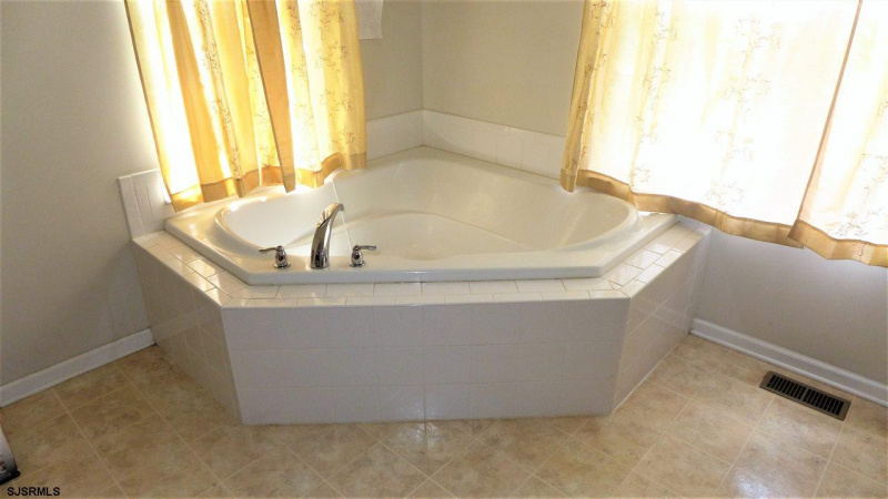 208 Westwood, Egg Harbor Township, New Jersey 08234-7609, 4 Bedrooms Bedrooms, 12 Rooms Rooms,2 BathroomsBathrooms,Residential,For Sale,Westwood,539746