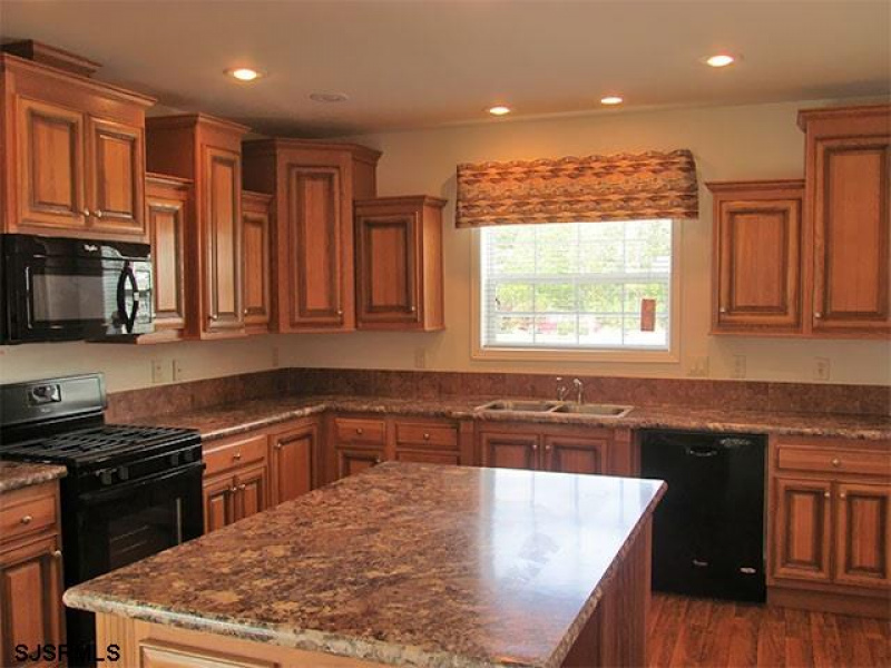 75 Pinetree Ln, Mays Landing, New Jersey 08330, 3 Bedrooms Bedrooms, 7 Rooms Rooms,2 BathroomsBathrooms,Residential,For Sale,Pinetree Ln,539785