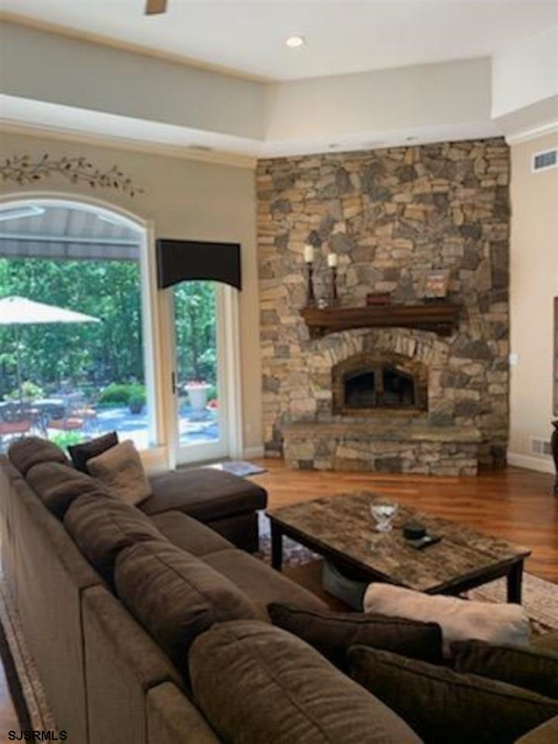 834 Shiller St, Egg Harbor City, New Jersey 08215, 4 Bedrooms Bedrooms, 9 Rooms Rooms,3 BathroomsBathrooms,Residential,For Sale,Shiller St,539806