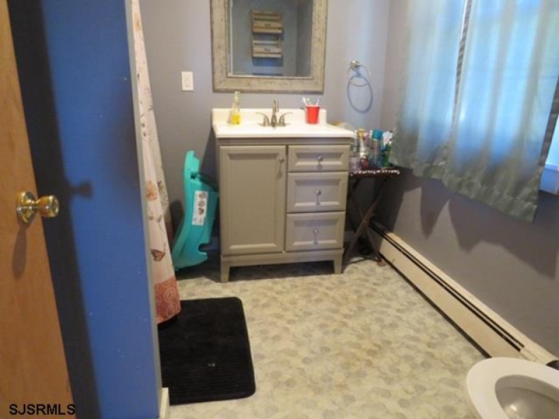 103 Bate, Rio Grande, New Jersey 08204-4858, 4 Bedrooms Bedrooms, 11 Rooms Rooms,2 BathroomsBathrooms,Residential,For Sale,Bate,539819