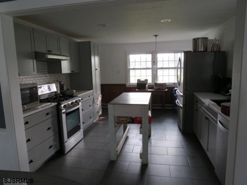 103 Bate, Rio Grande, New Jersey 08204-4858, 4 Bedrooms Bedrooms, 11 Rooms Rooms,2 BathroomsBathrooms,Residential,For Sale,Bate,539819
