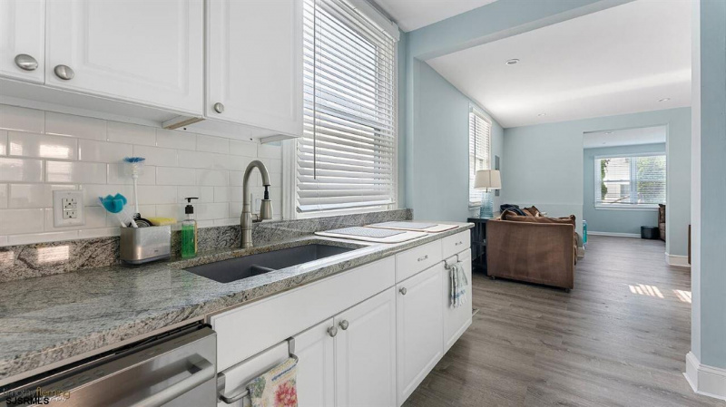 821 Beach, Cape May, New Jersey 08204, 8 Bedrooms Bedrooms, 18 Rooms Rooms,4 BathroomsBathrooms,Residential,For Sale,Beach,539859