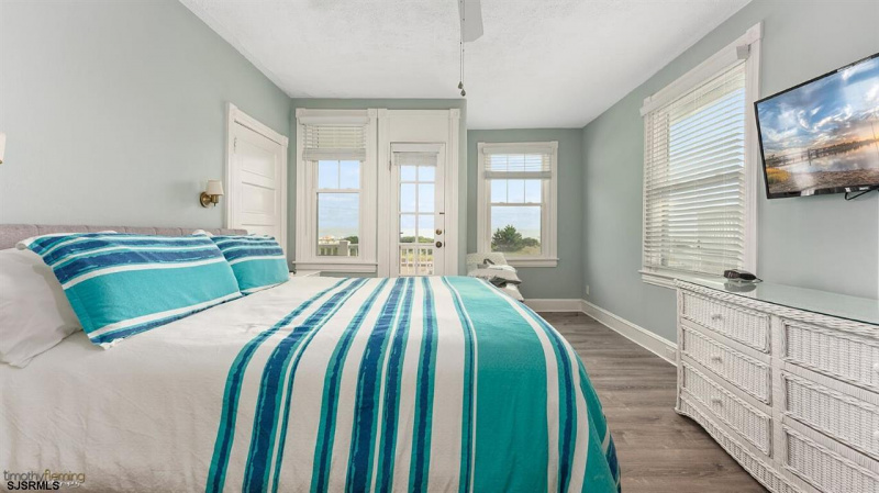 821 Beach, Cape May, New Jersey 08204, 8 Bedrooms Bedrooms, 18 Rooms Rooms,4 BathroomsBathrooms,Residential,For Sale,Beach,539859