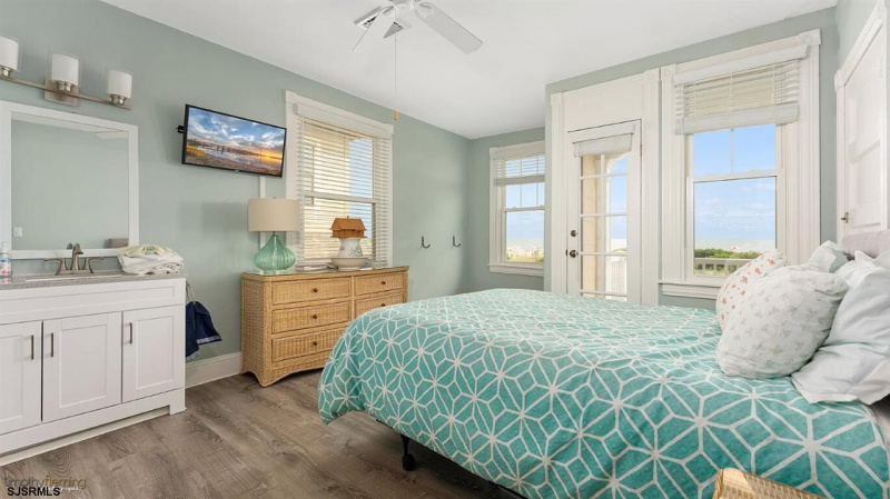 821 Beach, Cape May, New Jersey 08204, 8 Bedrooms Bedrooms, 18 Rooms Rooms,4 BathroomsBathrooms,Residential,For Sale,Beach,539859