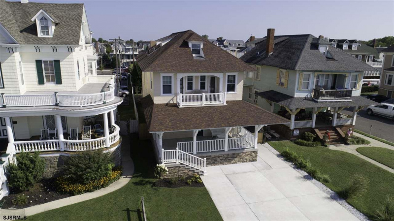 821 Beach, Cape May, New Jersey 08204, 8 Bedrooms Bedrooms, 18 Rooms Rooms,4 BathroomsBathrooms,Residential,For Sale,Beach,539859