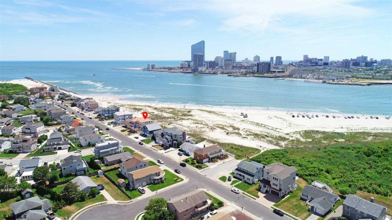 28 Ocean Drive West, Brigantine, New Jersey 08203-1134, 8 Bedrooms Bedrooms, 14 Rooms Rooms,6 BathroomsBathrooms,Residential,For Sale,Ocean Drive West,539899
