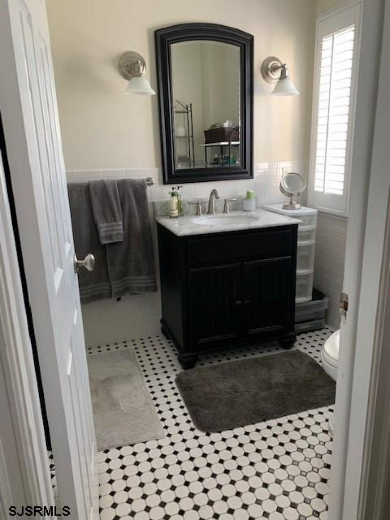 102 Raleigh, Atlantic City, New Jersey 08401, ,Multi-family,For Sale,Raleigh,539988