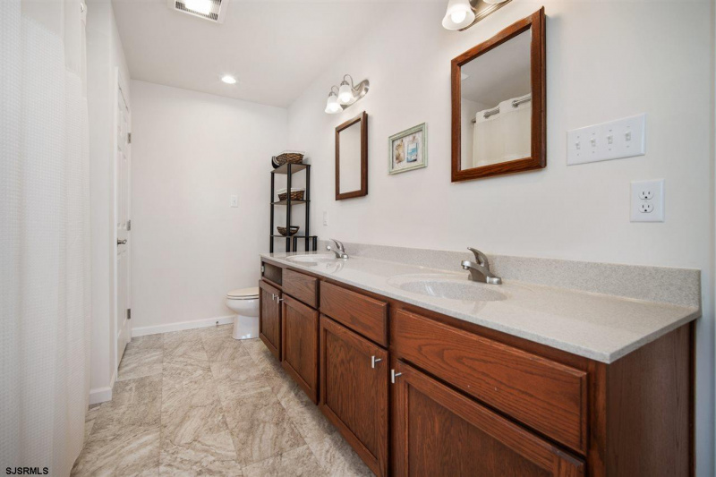 607 Sewell, Atlantic City, New Jersey 08401, 3 Bedrooms Bedrooms, 7 Rooms Rooms,3 BathroomsBathrooms,Residential,For Sale,Sewell,540009