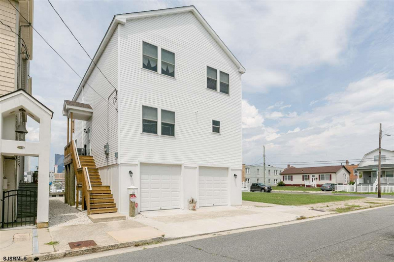 607 Sewell, Atlantic City, New Jersey 08401, 3 Bedrooms Bedrooms, 7 Rooms Rooms,3 BathroomsBathrooms,Residential,For Sale,Sewell,540009
