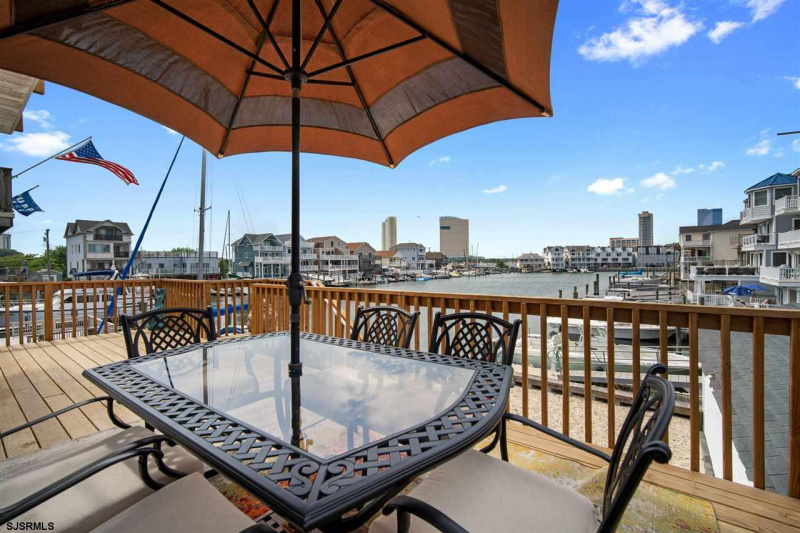 607 Sewell, Atlantic City, New Jersey 08401, 3 Bedrooms Bedrooms, 7 Rooms Rooms,3 BathroomsBathrooms,Residential,For Sale,Sewell,540009