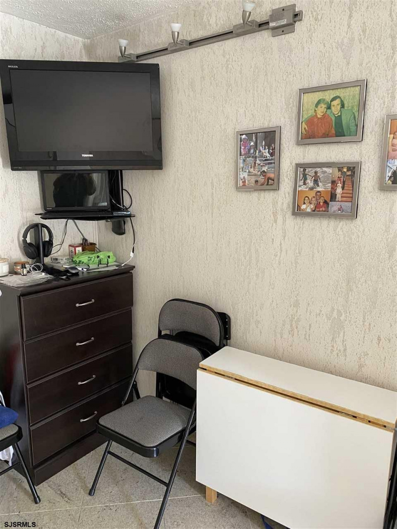108 Montpelier Ave #218, Atlantic City, New Jersey 08401, 2 Rooms Rooms,1 BathroomBathrooms,Condominium,For Sale,Montpelier Ave #218,539990