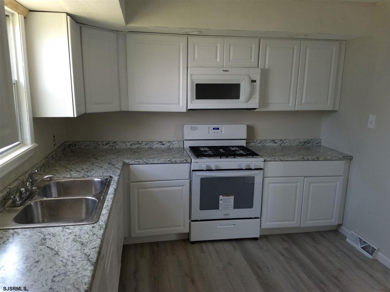 1811 N MICHIGAN, Atlantic City, New Jersey 08401-0001, 3 Bedrooms Bedrooms, 7 Rooms Rooms,2 BathroomsBathrooms,Residential,For Sale,N MICHIGAN,540025
