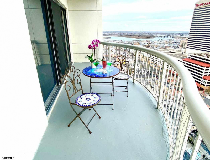 3101 BOARDWALK 2201-1, Atlantic City, New Jersey 08401, 1 Bedroom Bedrooms, 5 Rooms Rooms,1 BathroomBathrooms,Condominium,For Sale,BOARDWALK 2201-1,540048