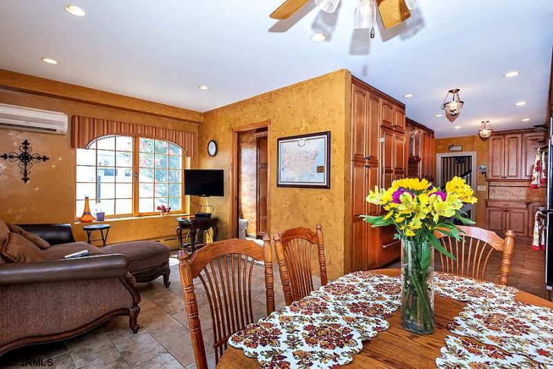 3 Suffolk, Ventnor, New Jersey 08406, 5 Bedrooms Bedrooms, 12 Rooms Rooms,4 BathroomsBathrooms,Residential,For Sale,Suffolk,540051