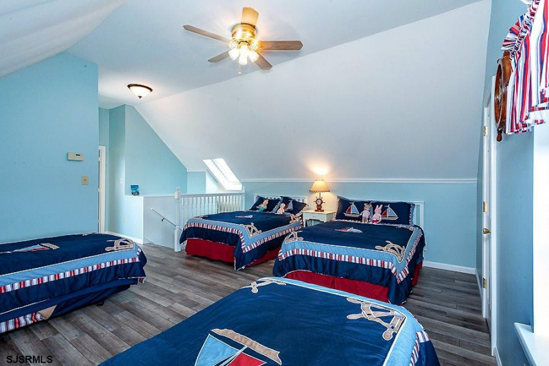 3 Suffolk, Ventnor, New Jersey 08406, 5 Bedrooms Bedrooms, 12 Rooms Rooms,4 BathroomsBathrooms,Residential,For Sale,Suffolk,540051
