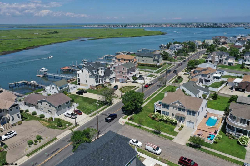 2408 Bayshore, Brigantine, New Jersey 08203, 6 Bedrooms Bedrooms, 10 Rooms Rooms,3 BathroomsBathrooms,Residential,For Sale,Bayshore,540057